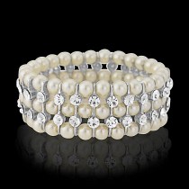 Stretch armband BR65 met faux pearls en kristal